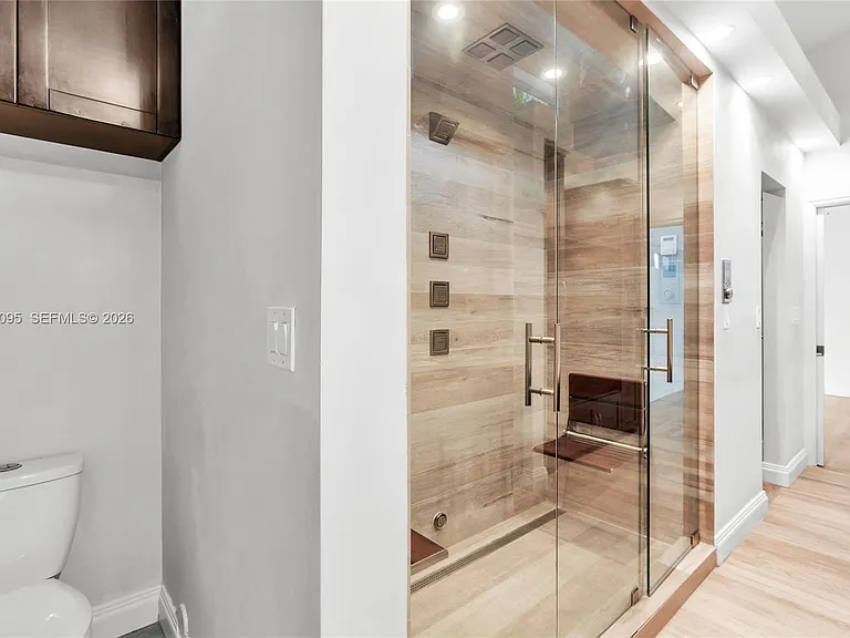 776 NE 74th St — Photo 30