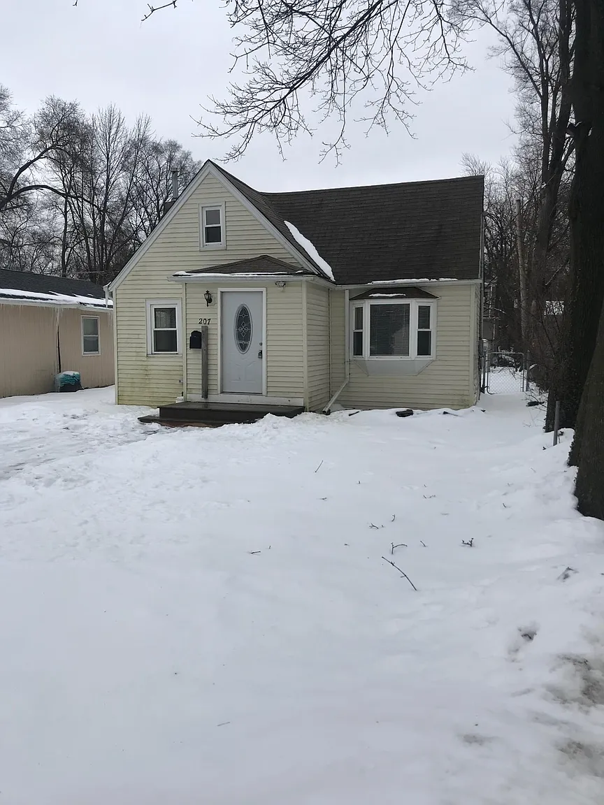 207 Clifton Dr photo 1