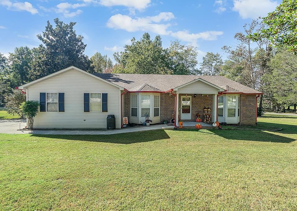 1st image of 3311 Norfolk Dr