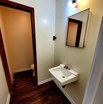 2nd image of 1221 Hinton St