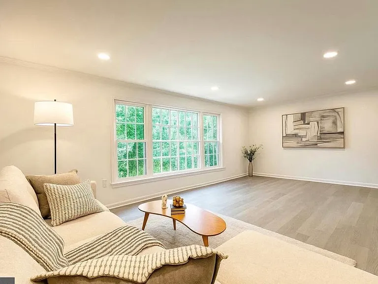 7950 Central Park Cir — Photo 13