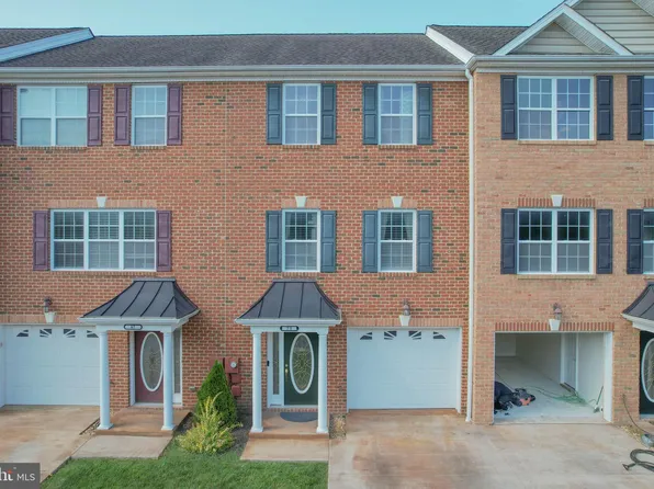 71 Babylonica Ct, Bunker Hill, WV 25413