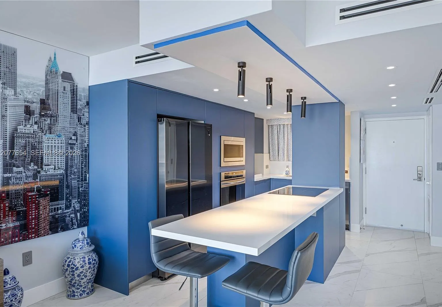 Bayview Condo — Photo 3