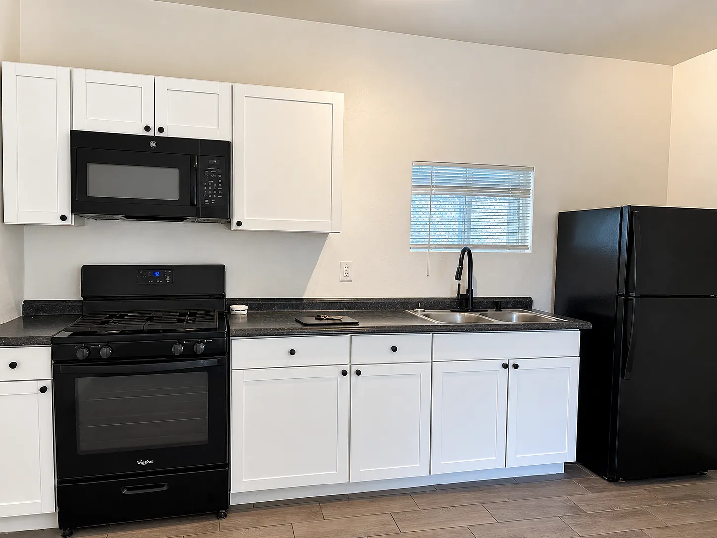 421 E President St — Photo 4