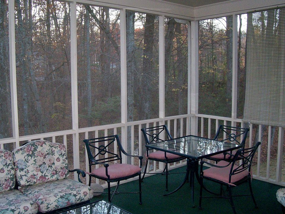 Screened Deck