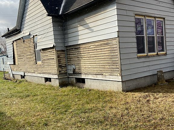 4th image of 78 Batavia St