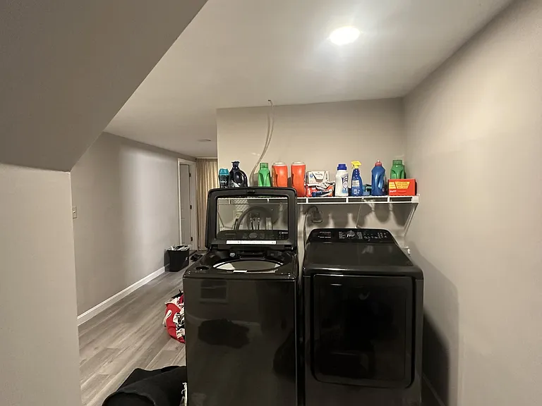 68 Quint Ave #1 — Photo 4