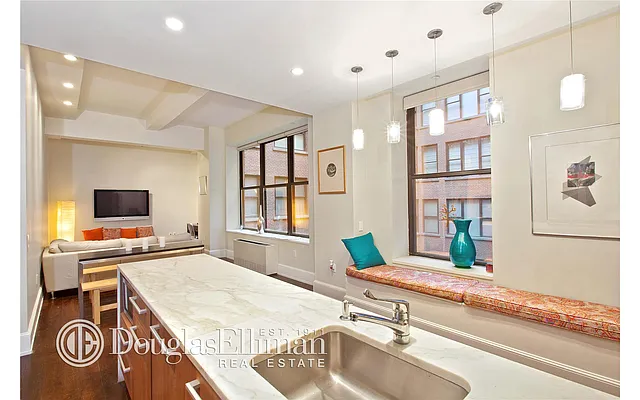Rented by Douglas Elliman | media 24