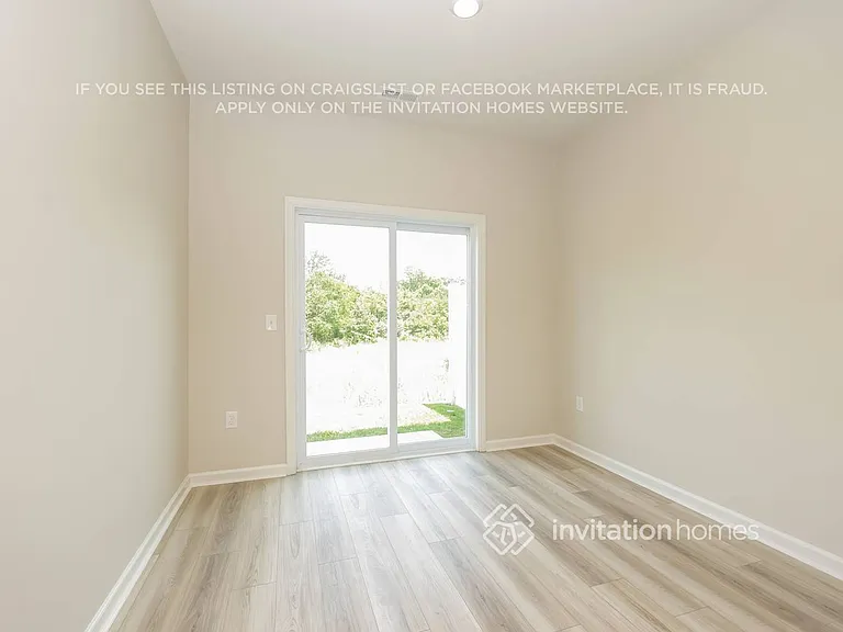 1016 Legacy Ct — Photo 6