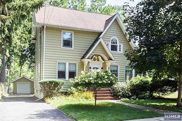 1st image of 61 Wellington Pl