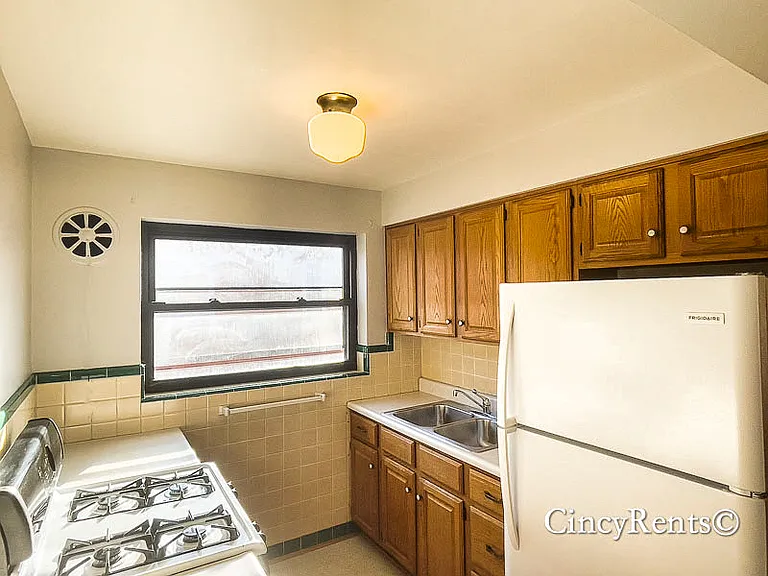 3941 Millsbrae Ave #C — Photo 6