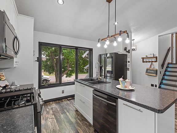 4th image of 1215 Range View Cir