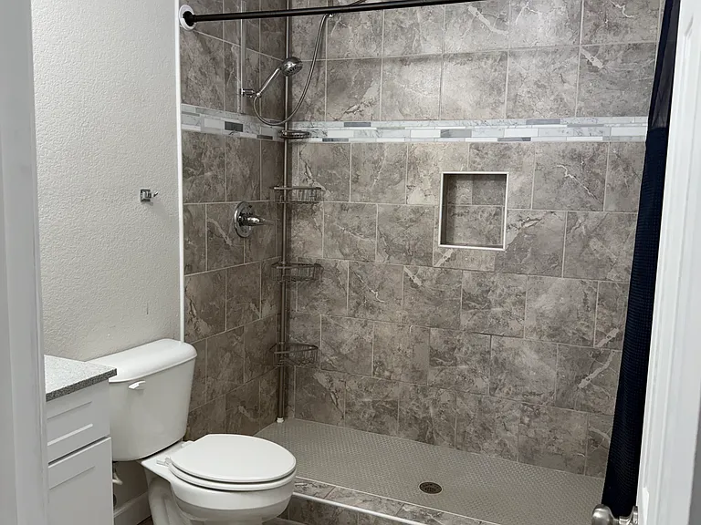 1700 Lansing Ave — Photo 4
