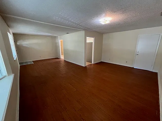 3 bed, 1500 sqft, $2,250 — Photo 4