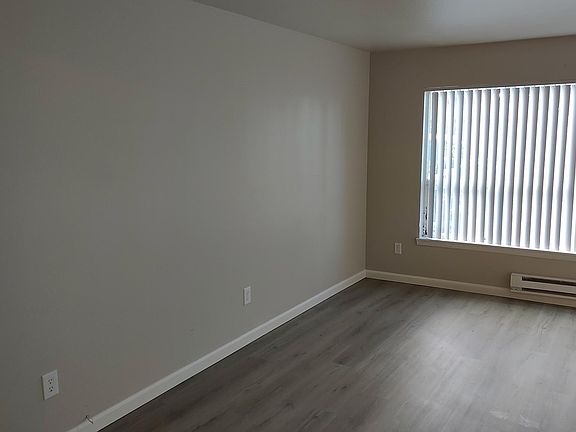 3rd image of 227 170th St E APT A