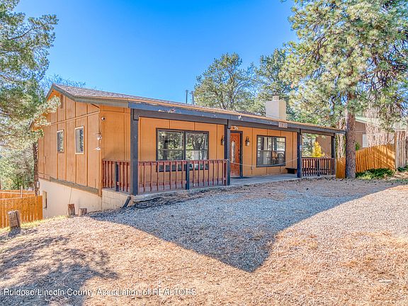 2nd image of 106 Socorro Cir