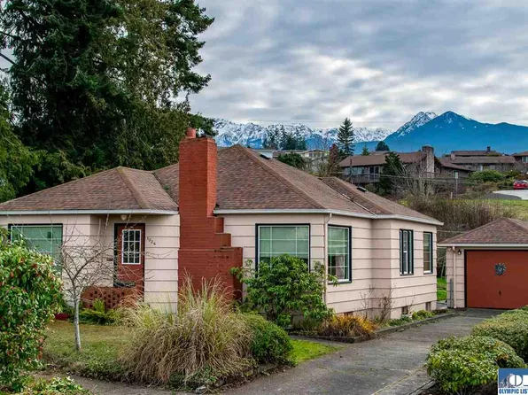1326 E 4th St, Port Angeles, WA 98362