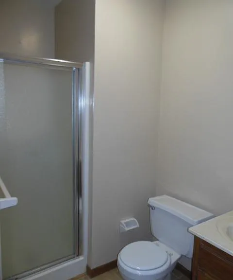 718 SE London Way — Photo 13