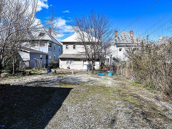 5th image of 915 Bullitt Ave SE