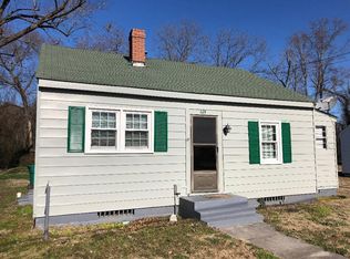 624 W Main St, Waverly, VA 23890