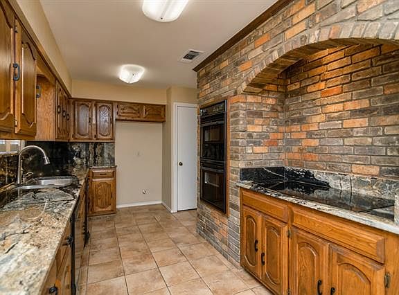 5th image of 609 Hinsdale Dr