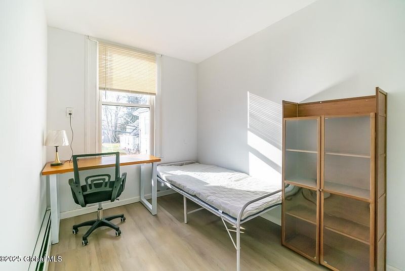 4th image of 1621 Highland Avenue