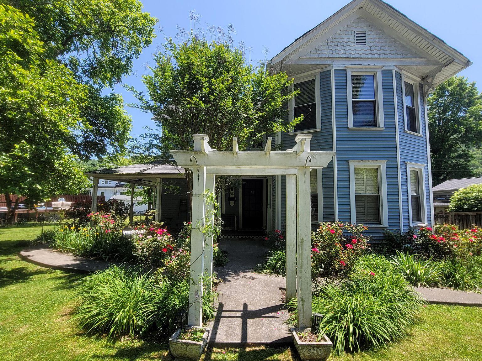 12 Wyandotte Ave W, Big Stone Gap, VA 24219 Zillow