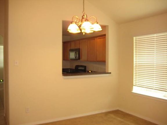 5th image of 113 S Heritage Oaks Dr