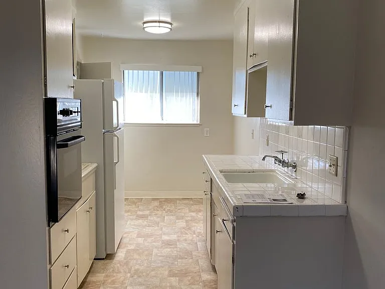 161 E Reed St — Photo 3