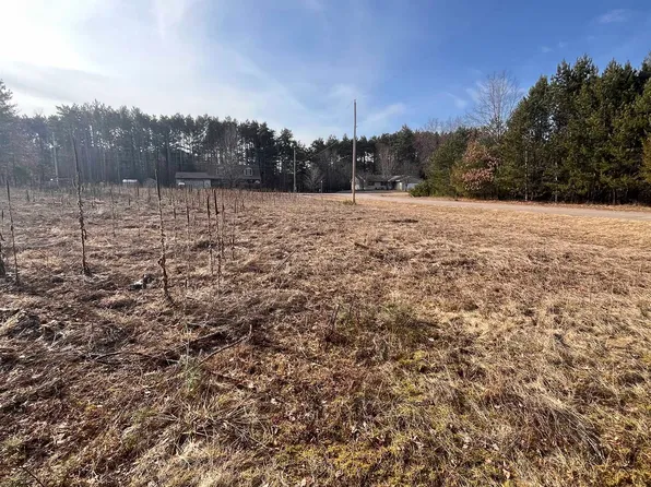 Wilson Dr, Waupaca, WI 54981