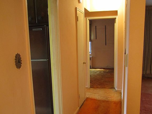 5th image of 2511 Union St APT 5A