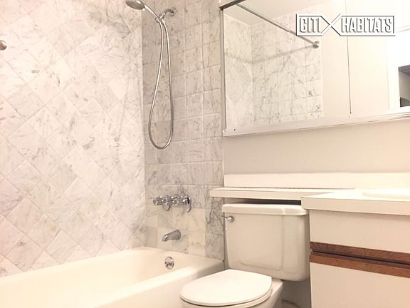 4th image of 447 W 45th St APT 3C