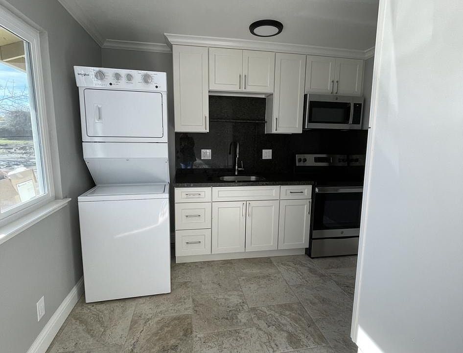 1st image of 143 Brown St