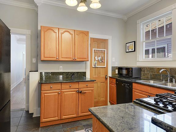4th image of 2137 Wisteria St