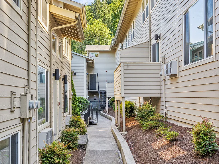 Ironwood Apartments — Photo 11