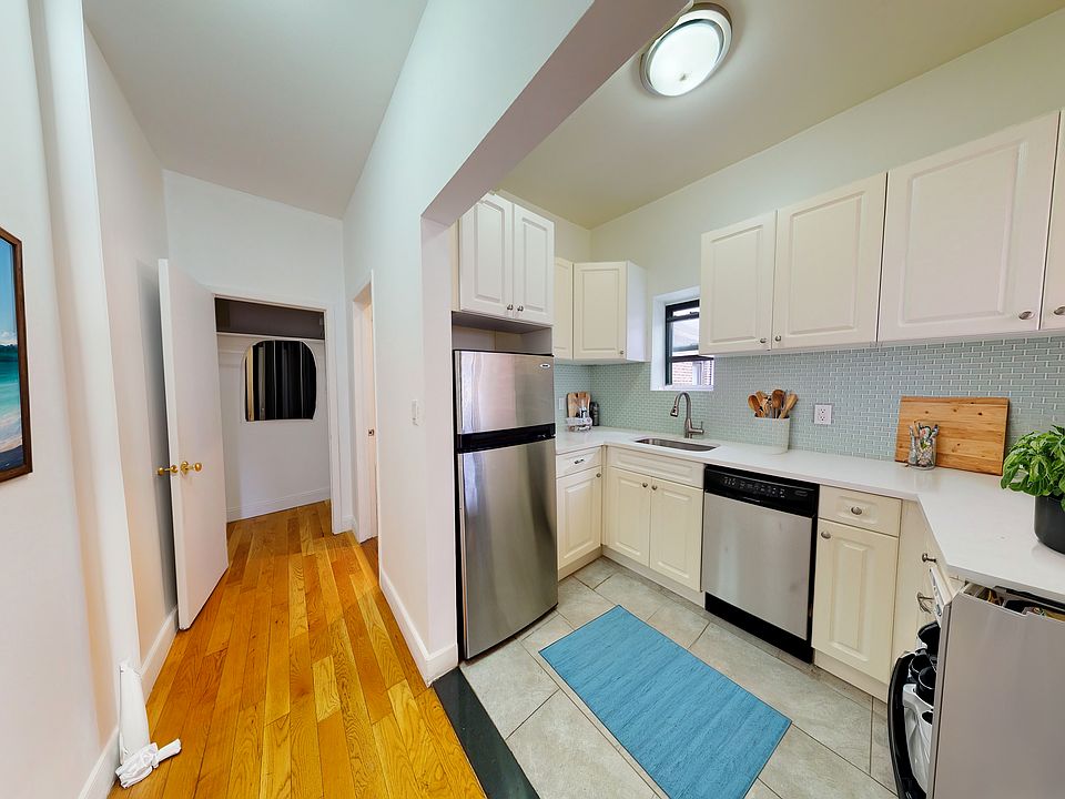 2nd image of 346 W 52nd St APT 4a