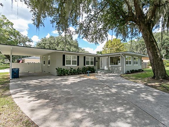 3rd image of 306 Tidewater Cir W