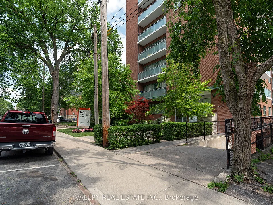 161 Saint George St #403