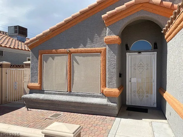8220 James Grayson Dr — Photo 3