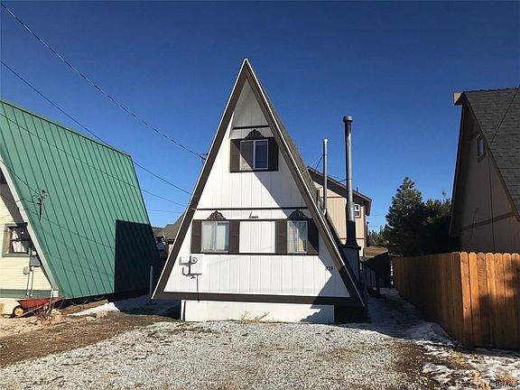 2nd image of 828 Pine Ln