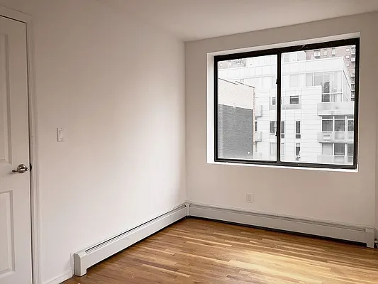 Rented by Avenues Real Estate | media 28