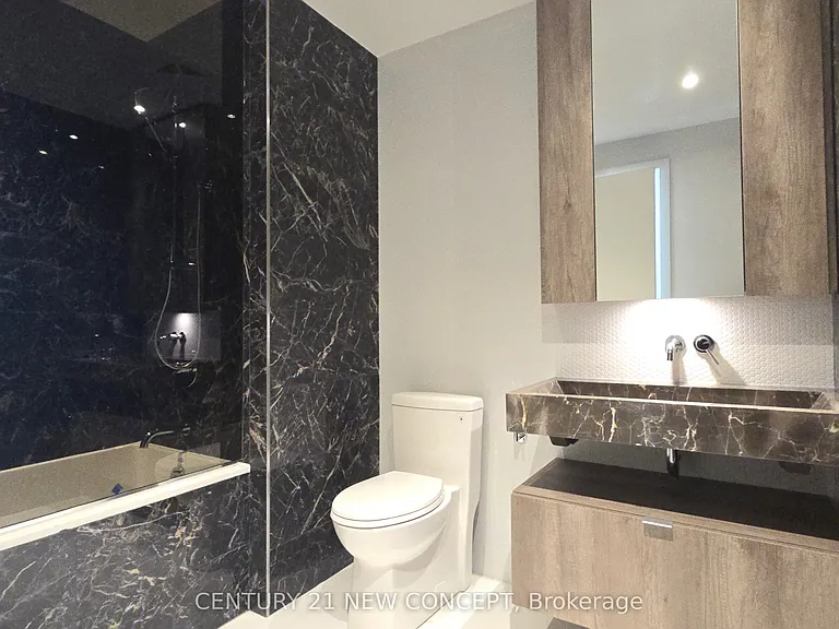 11 Yorkville Ave #5602 — Photo 22