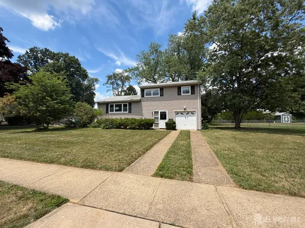13 Chalmers Rd, East Brunswick, NJ 08816