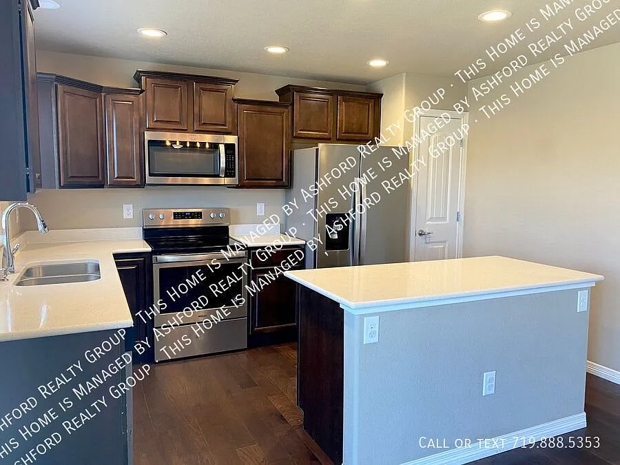 6142 Meadowbank Lane — Photo 3