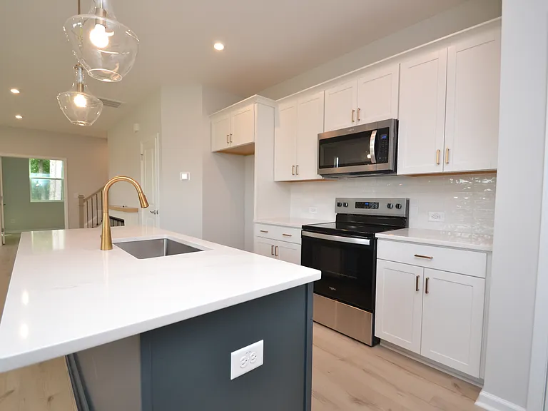 1226 Bessie Ct — Photo 7