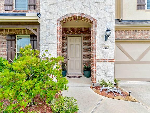 2nd image of 20210 Fossil Valley Ln