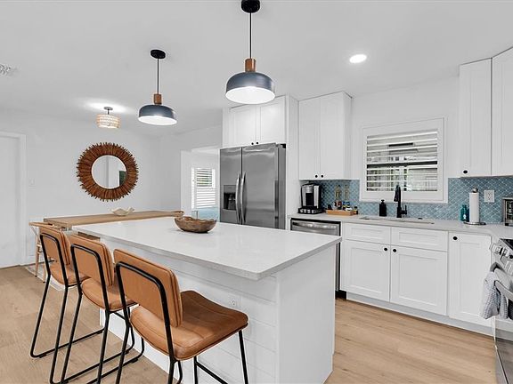 5th image of 4986 Woodland Dr