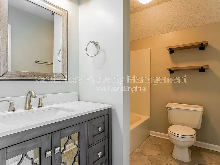 220 W Elm Ave — Photo 20