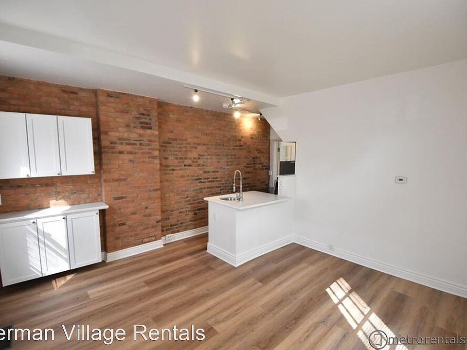 1st image of 18 E Beck St APT A