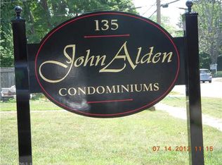 135 E Main St APT 1, Clinton, CT 06413